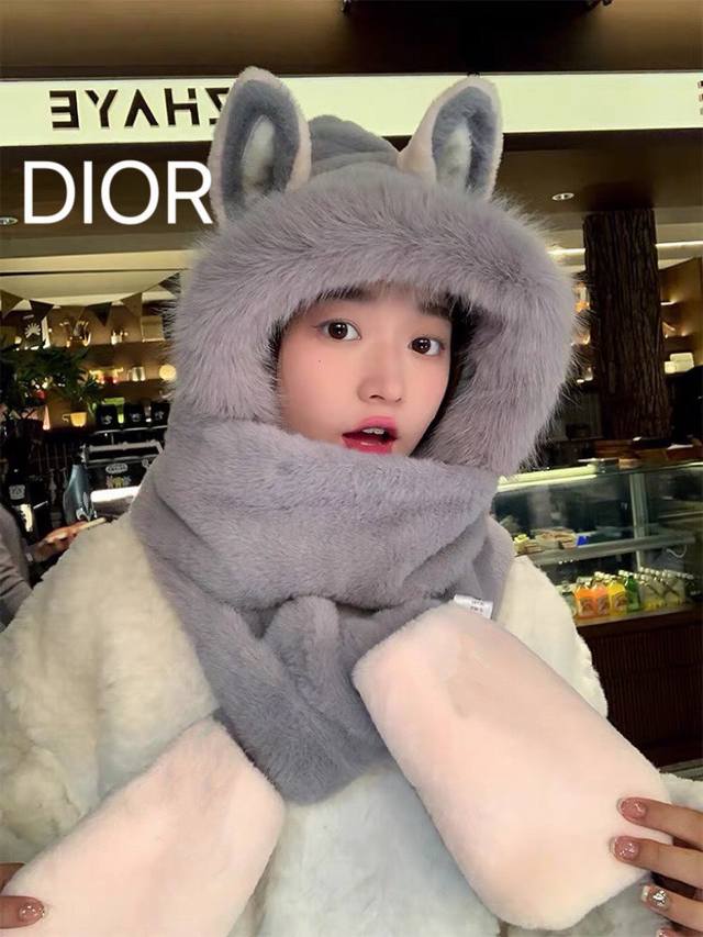 Dior迪奥 新款火狐狸狐耳帽子围巾手套三件套一体女冬季围脖毛绒帽高级感加绒